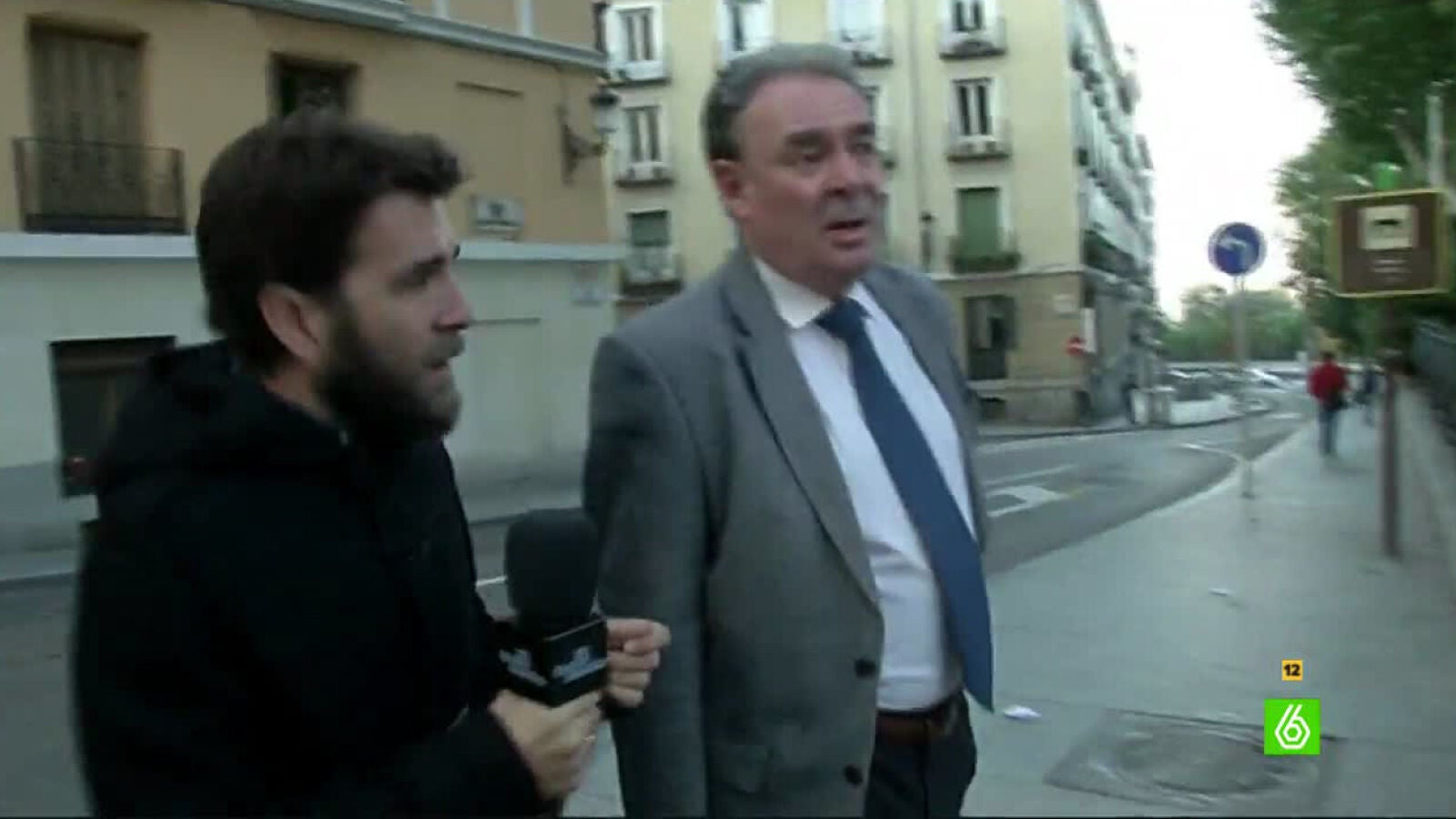 Jos&eacute; Joaqu&iacute;n Pe&ntilde;arrubia se niega a hablar de sus pol&eacute;micas palabras sobre las v&iacute;ctimas del franquismo