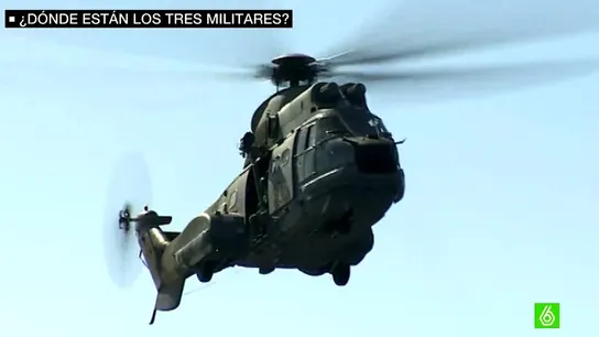 Un helicóptero volando Un helicóptero volando