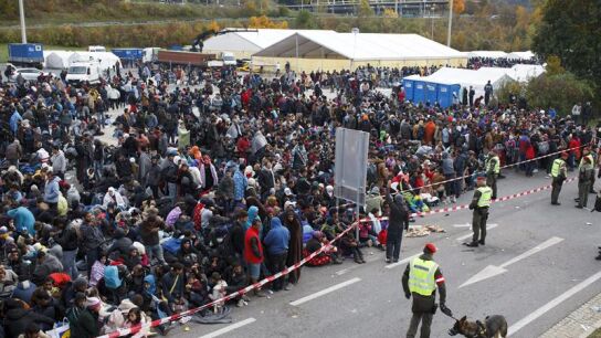 Cola de refugiados en la frontera Esloveno-Austriaca
