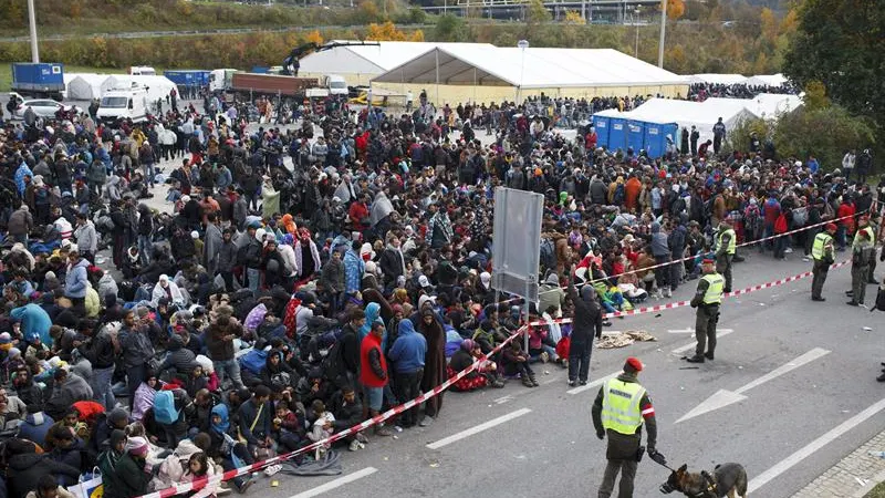 Cola de refugiados en la frontera Esloveno-Austriaca