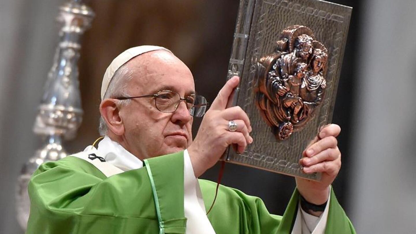 El papa Francisco en la misa de clausura del S&iacute;nodo 