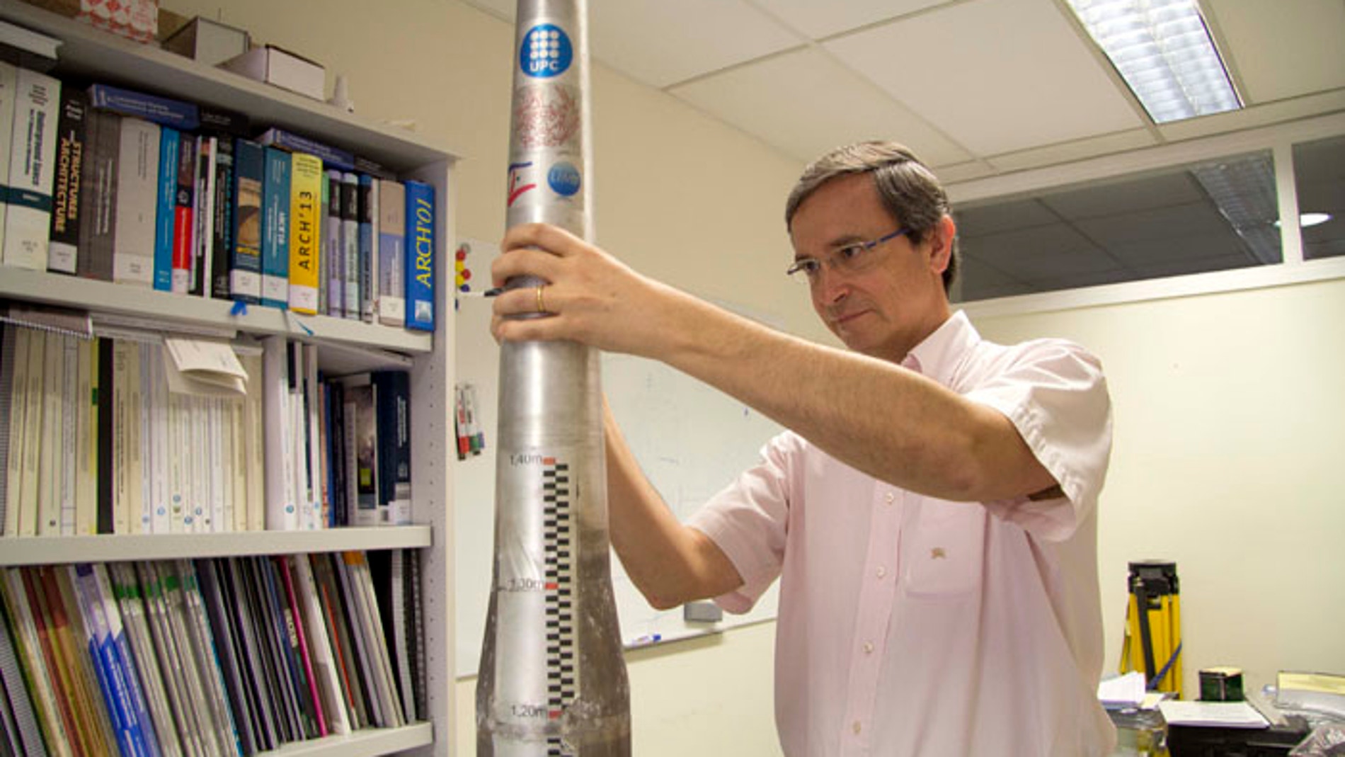 El investigador, Climent Molins, del Dep