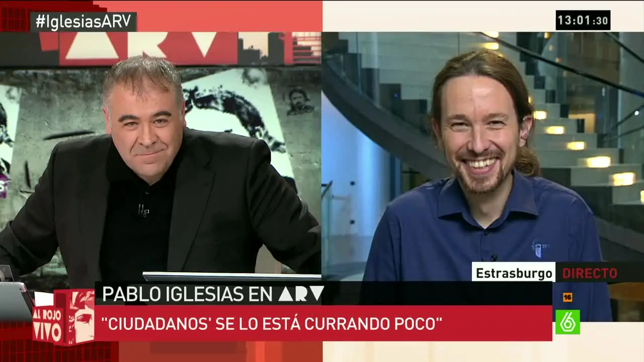 Pablo Iglesias bromea con Ferreras Pablo Iglesias bromea con Ferreras