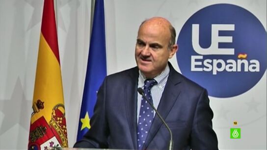De Guindos repasa la lista de sus compa&ntilde;eros del PP