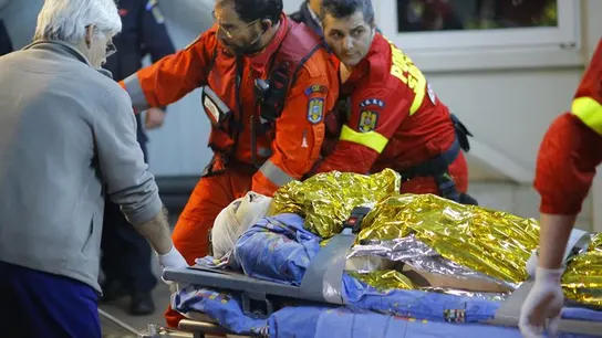 Los servicios de emergencias actúan tras la explosión en la discoteca Los servicios de emergencias actúan tras la explosión en la discoteca