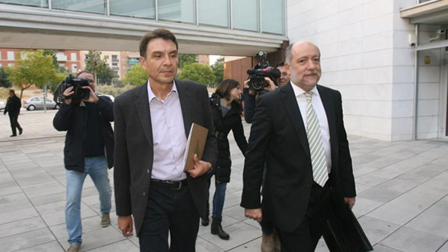 Josep Antoni Rosell, a la izquierda, junto a uno de sus abogados Josep Antoni Rosell, a la izquierda, junto a uno de sus abogados
