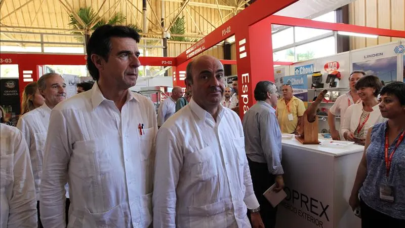 Los ministros Luis de Guindos y José Manuel Soria durante su visita a Cuba Los ministros Luis de Guindos y José Manuel Soria durante su visita a Cuba