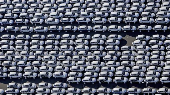 Vista aérea del estacionamiento de automóviles Vista aérea del estacionamiento de automóviles