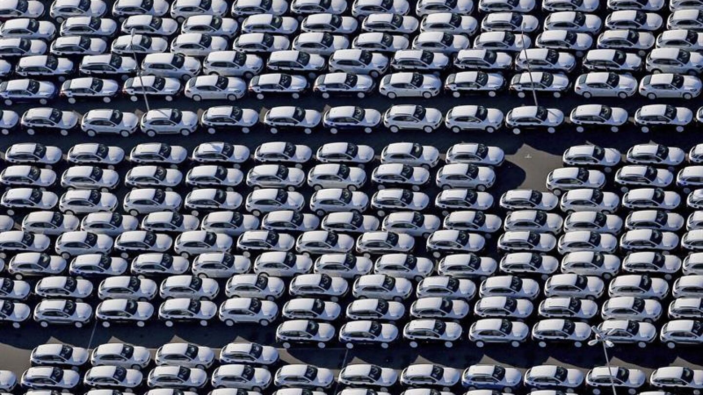 Vista a&eacute;rea del estacionamiento de autom&oacute;viles