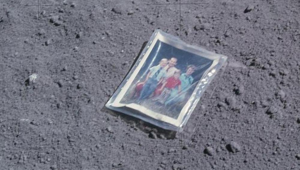 Fotografía inalterable en la superficie lunar