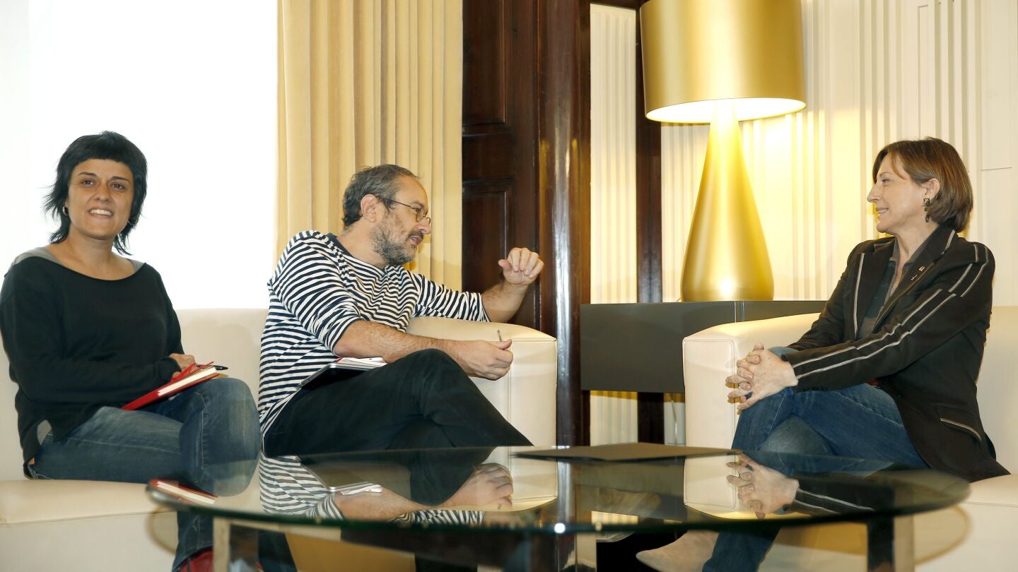 Antonio Ba&ntilde;os y Carme Forcadell, reunidos