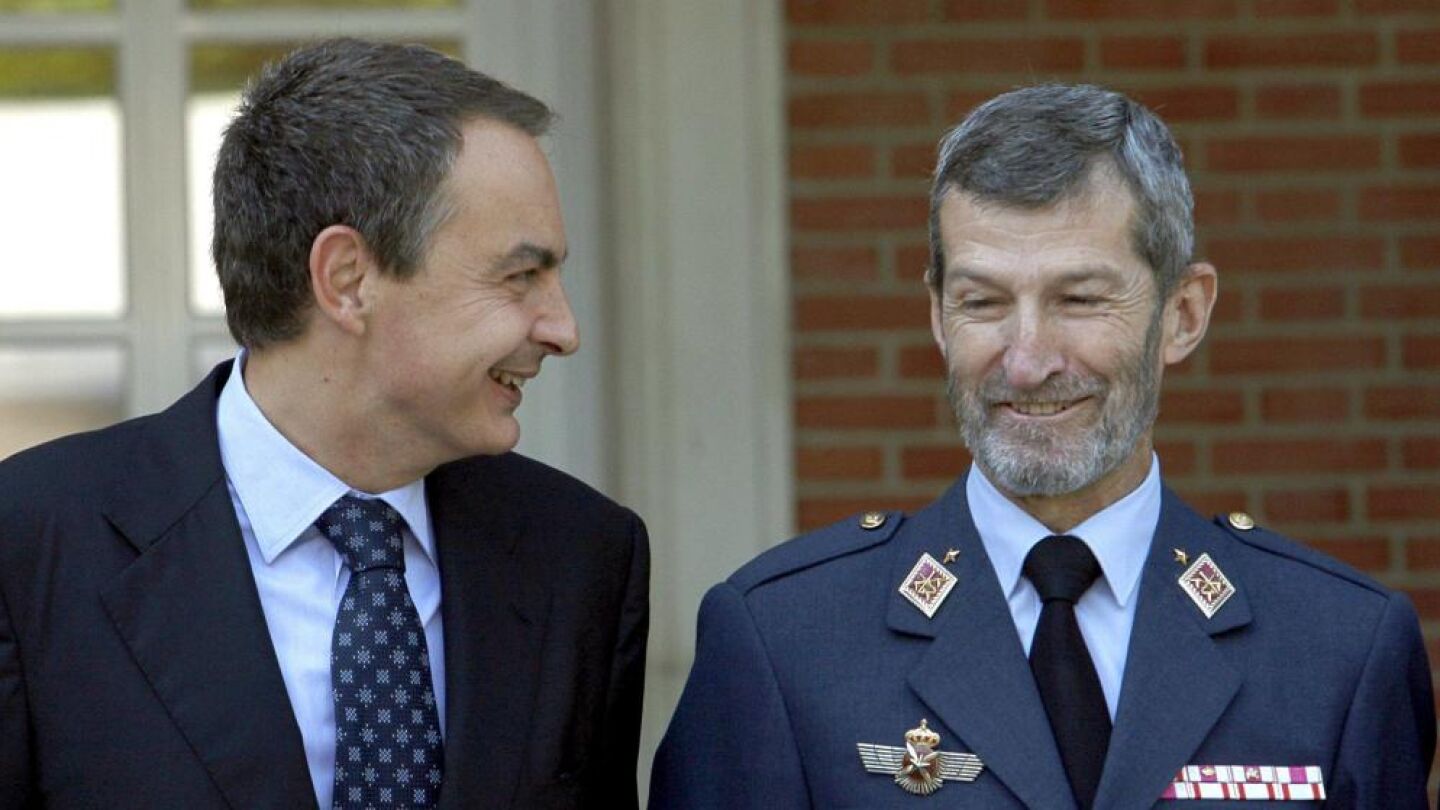 Jos&eacute; Julio Rodr&iacute;guez, exJEMAD con Zapatero