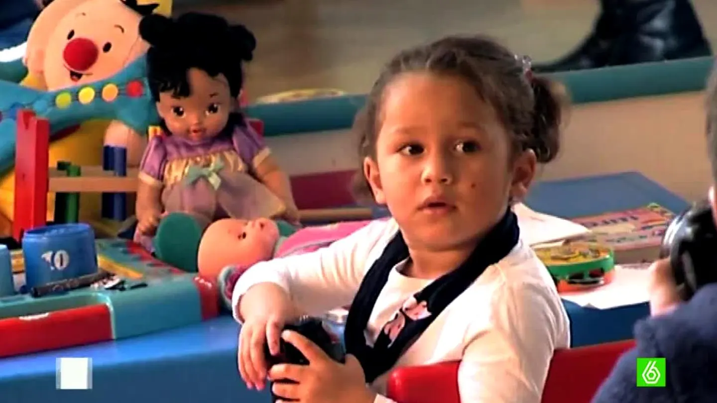 Niña refugiada Niña refugiada