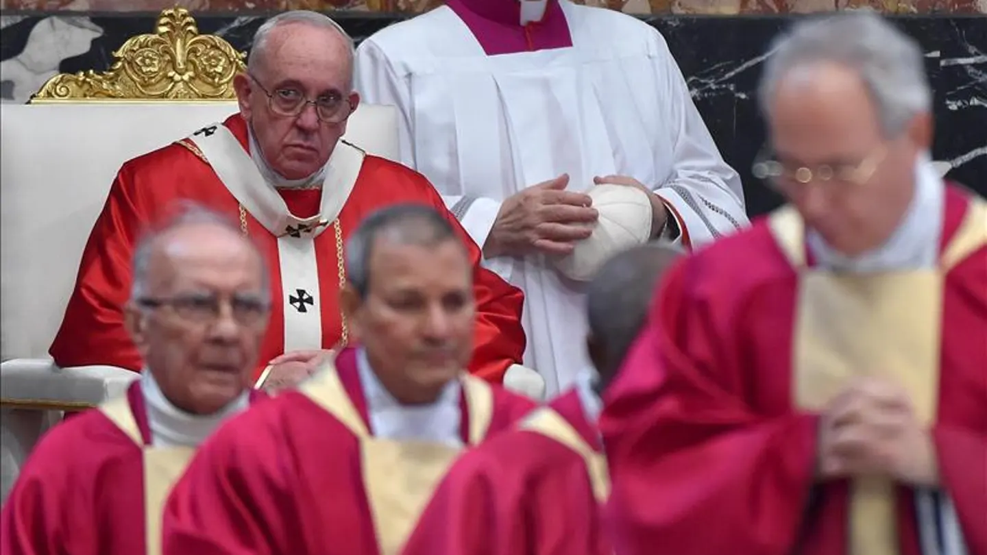 El papa Francisco durante una misa El papa Francisco durante una misa