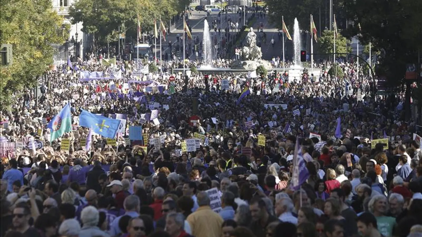 Una manifestación copa las principales calles de Madrid Una manifestación copa las principales calles de Madrid