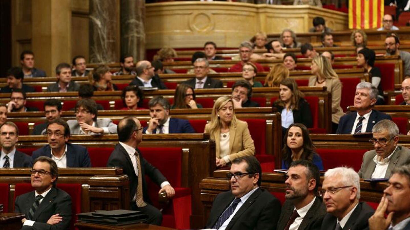 Miembros del Parlament durante la jornada de investidura