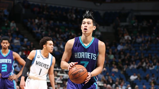 Jeremy Lin se prepara para lanzar un tiro libre ante los Timberwolves Jeremy Lin se prepara para lanzar un tiro libre ante los Timberwolves