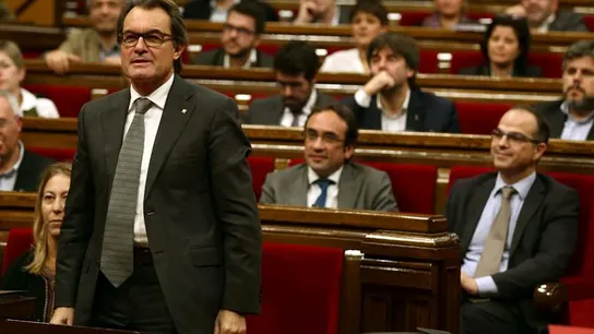 El presidente de la Generalitat en funciones en el Parlament El presidente de la Generalitat en funciones en el Parlament
