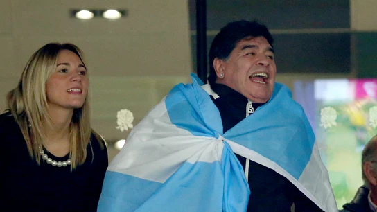Maradona disfrutando de su selección Maradona disfrutando de su selección