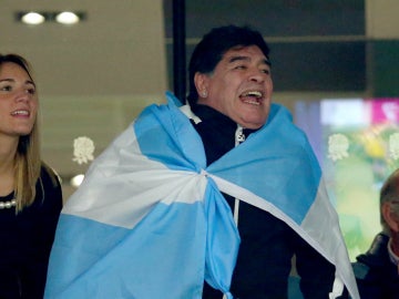 Maradona disfrutando de su selección Maradona disfrutando de su selección