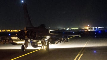 Avión francés que participa en los bombardeos contra ISIS