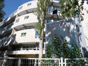 Fachada del Colegio Mayor San Juan Evangelista de Madrid, 'Johnny' Fachada del Colegio Mayor San Juan Evangelista de Madrid, 'Johnny'