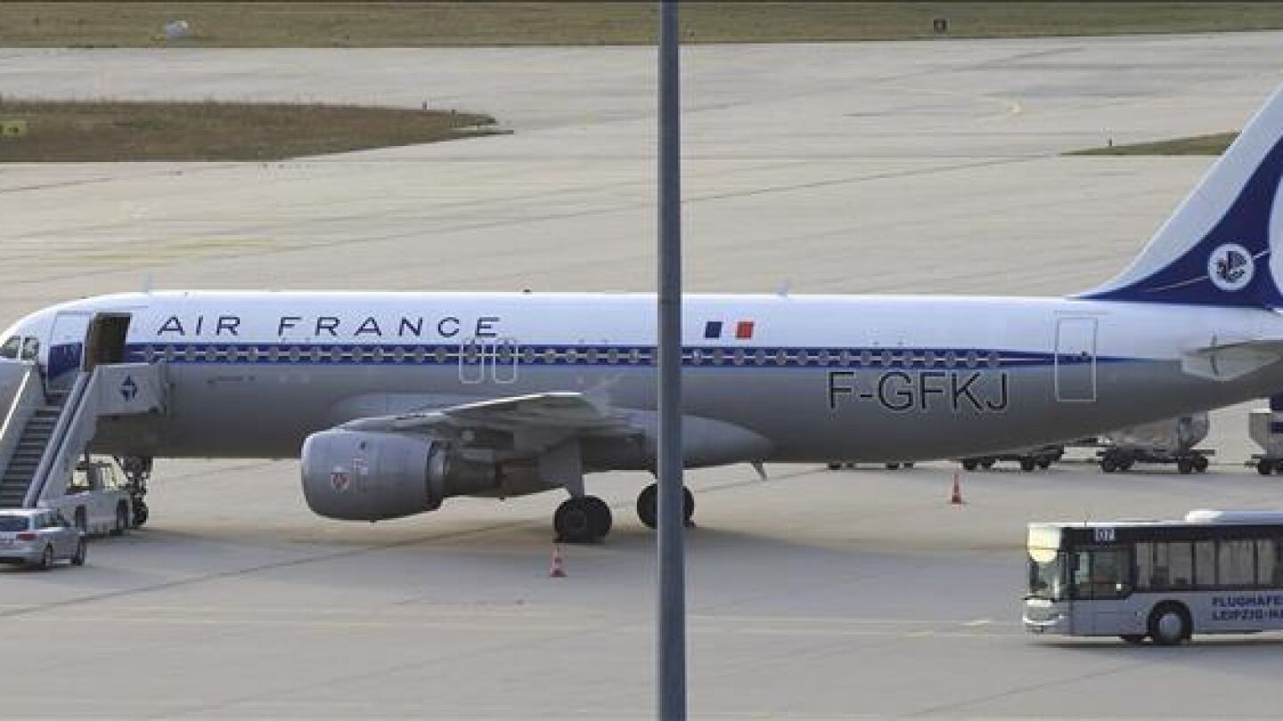 Un avi&oacute;n de Air France antes de despegar