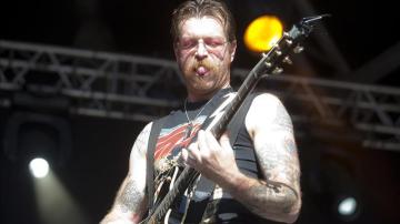 El cantante y guitarrista de Eagles of Death Metal, Jesse Hughes