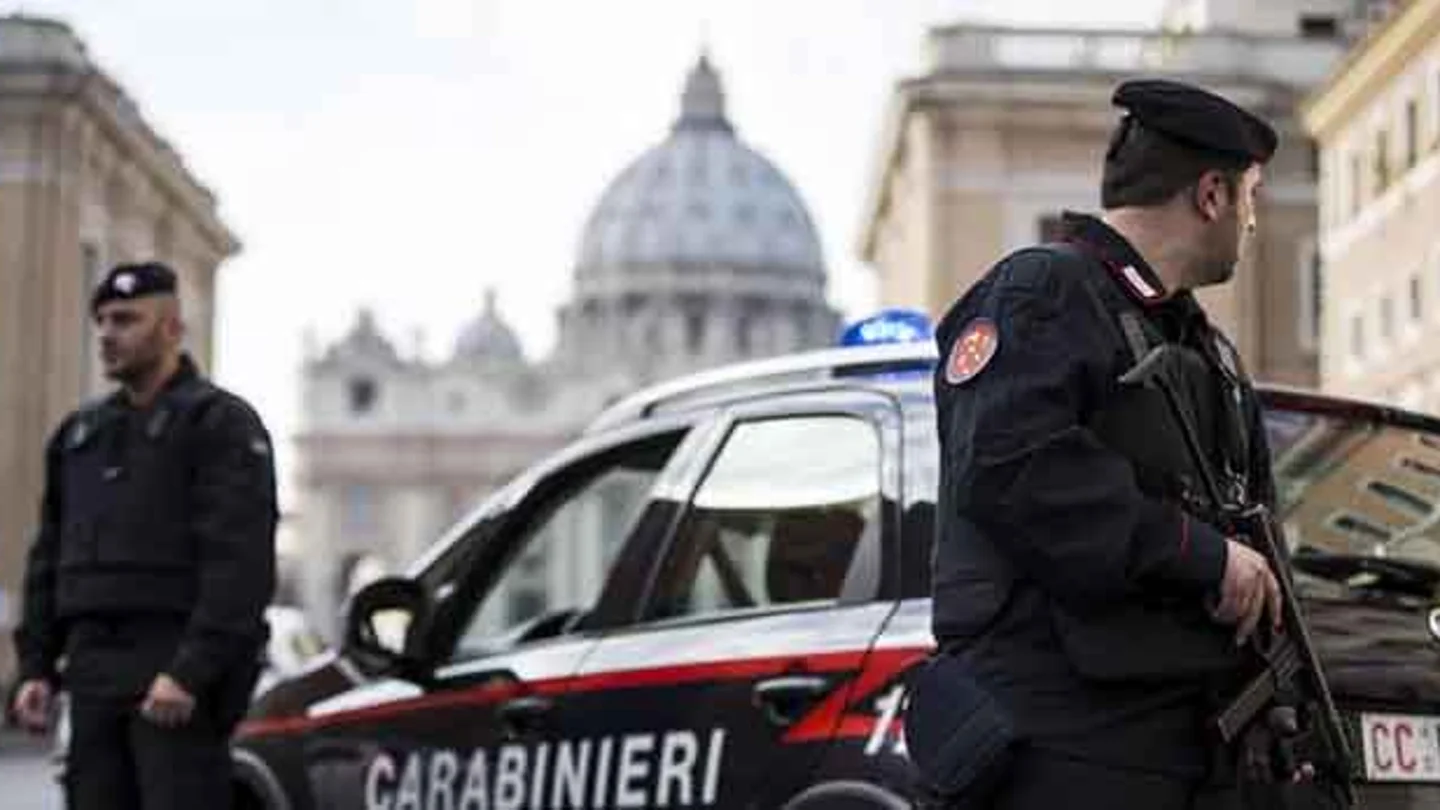 Carabinieri en El Vaticano Carabinieri en El Vaticano