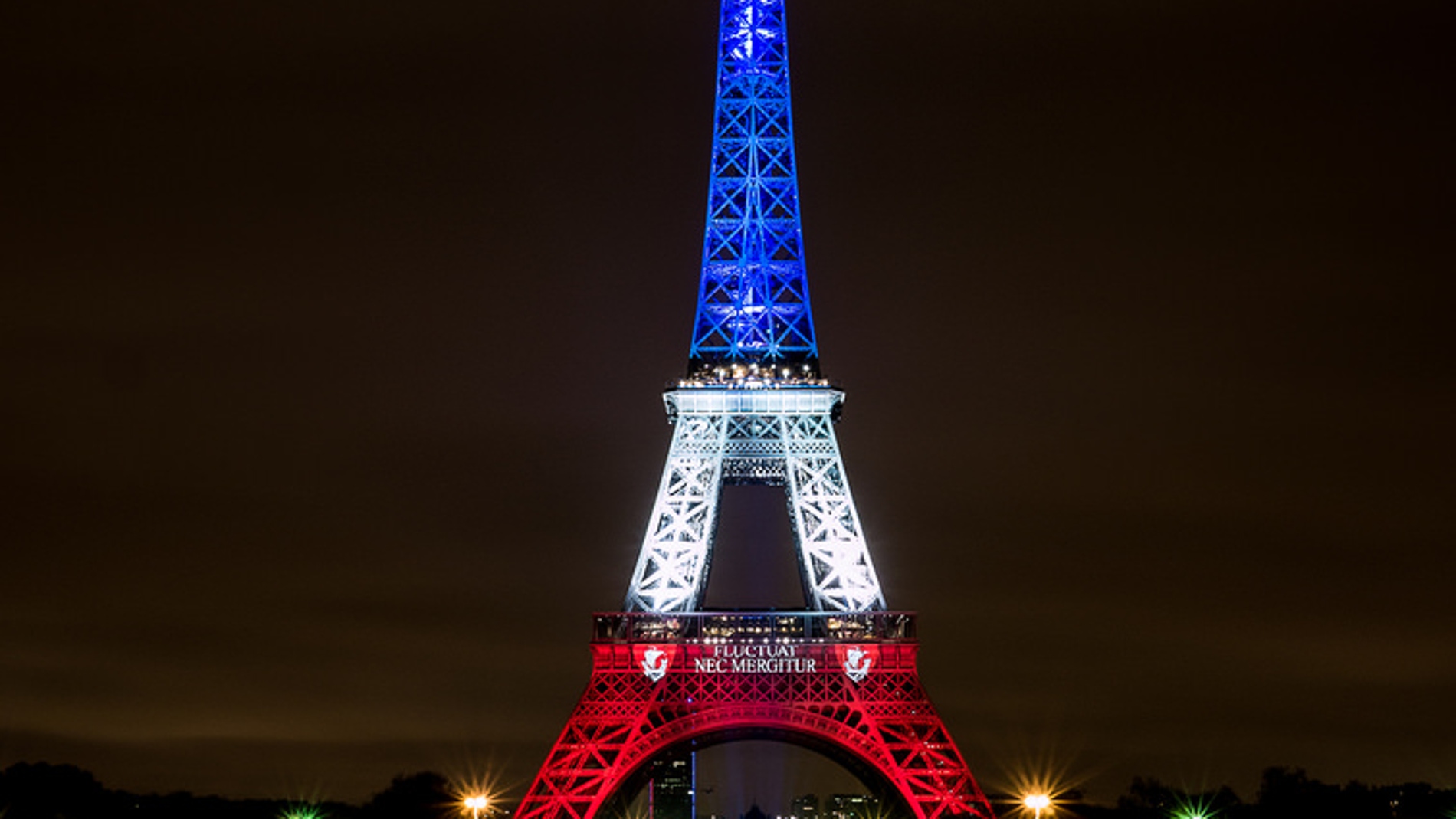 La Torre Eiffel, iluminada el pasado 17