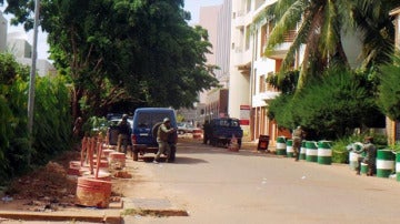 Momento de la intervención el el hotel de Mali atacado