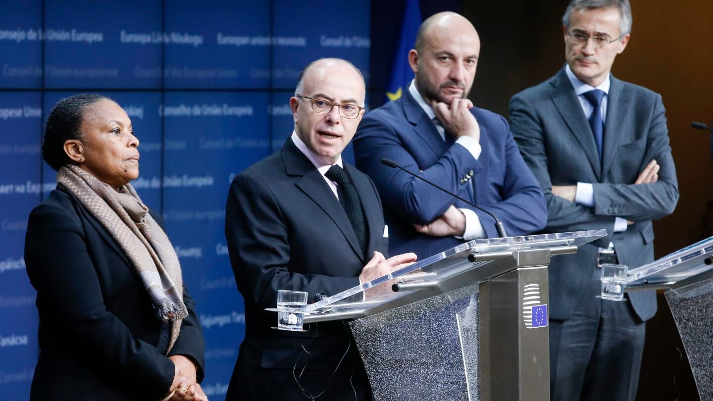 La ministra francesa de Justicia, Christiane Taubira; el ministro de Interior galo, Bernard Cazeneuve; el viceprimer ministro de Luxemburgo, Etienne Schneider, y el ministro de Justicia luxemburgu&eacute;s, Felix Braz