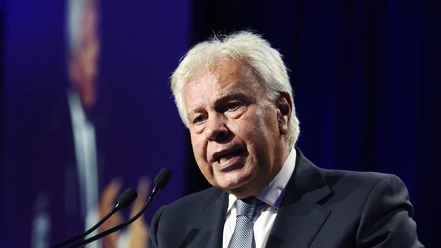 Felipe González en una conferencia pública Felipe González en una conferencia pública