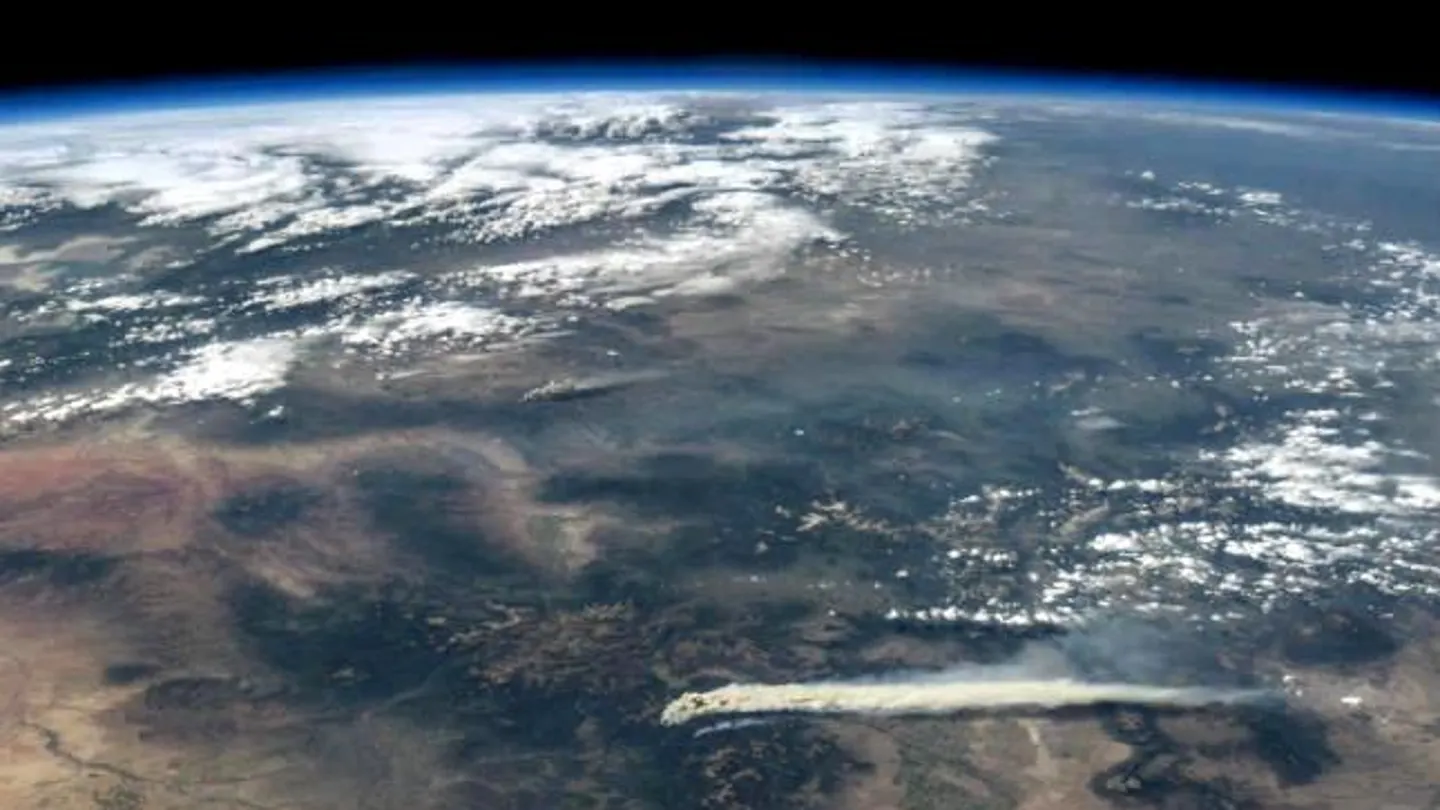 Un incendio visto desde el espacio Un incendio visto desde el espacio