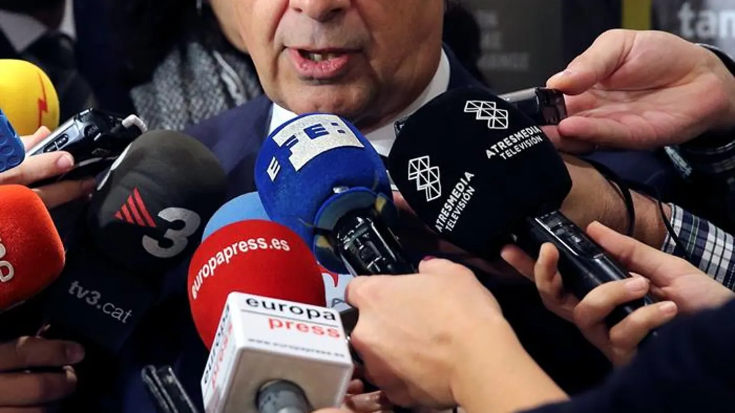 Cristóbal Montoro, ministro de Hacienda Cristóbal Montoro, ministro de Hacienda