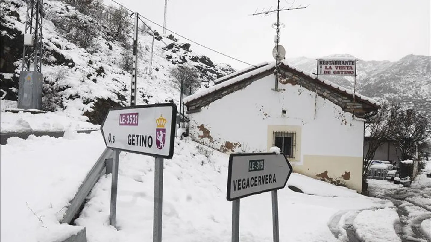 Vista de la localidad de Getino afectada por el temporal de nieve Vista de la localidad de Getino afectada por el temporal de nieve