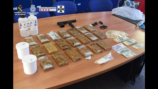 Droga intervenida a un grupo de traficantes Droga intervenida a un grupo de traficantes