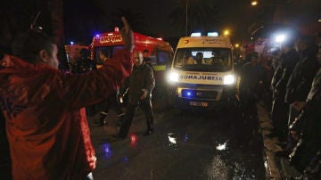 Ambulancia en el lugar del ataque en Túnez