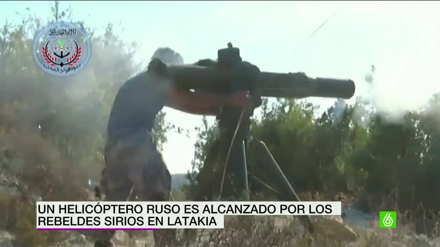 Rebeldes sirios derriban un helicóptero ruso Rebeldes sirios derriban un helicóptero ruso