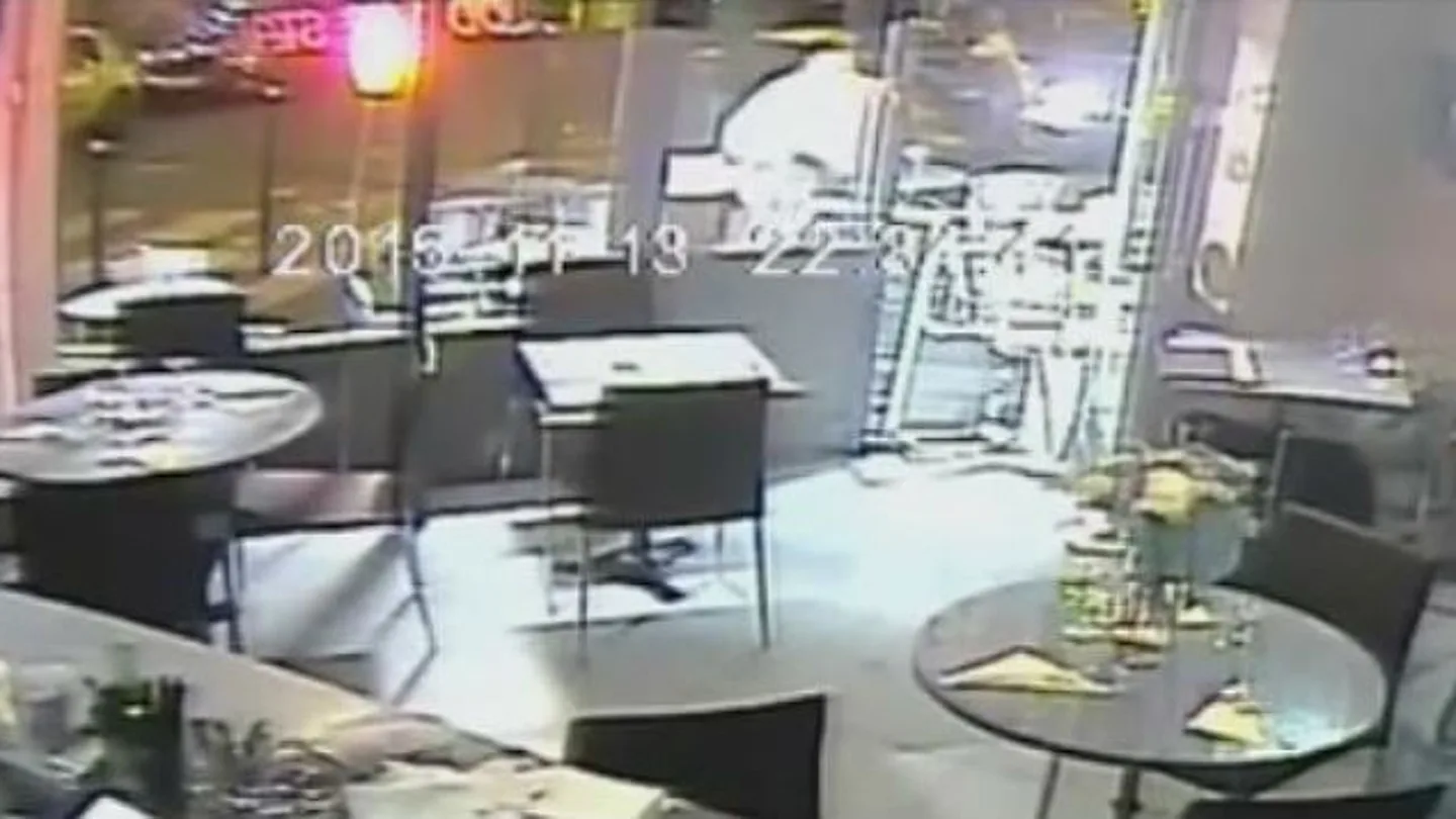 Imágenes del ataque en el restaurante 'Casa Notra' Imágenes del ataque en el restaurante 'Casa Notra'