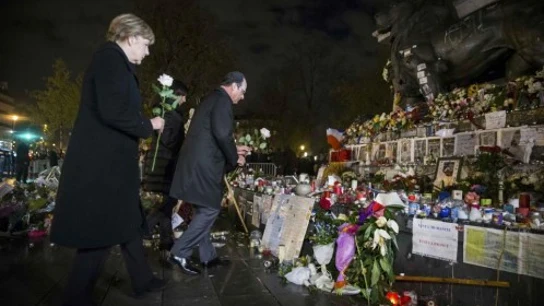 La canciller alemana, Angela Merkel, el presidente francés, François Hollande, y la alcaldesa de París  La canciller alemana, Angela Merkel, el presidente francés, François Hollande, y la alcaldesa de París
