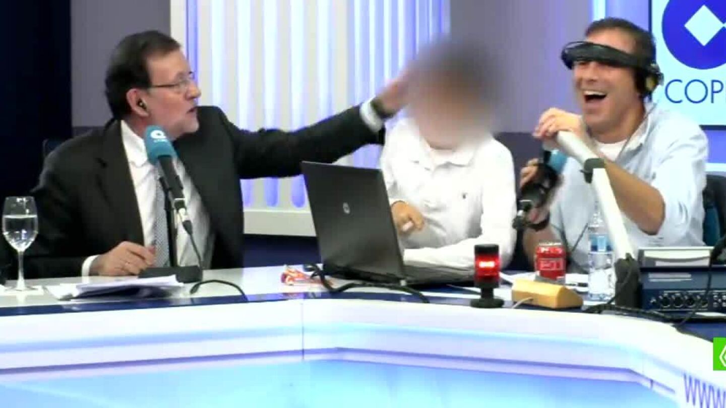 Mariano Rajoy comenta en un programa deportivo un partido de f&uacute;tbol