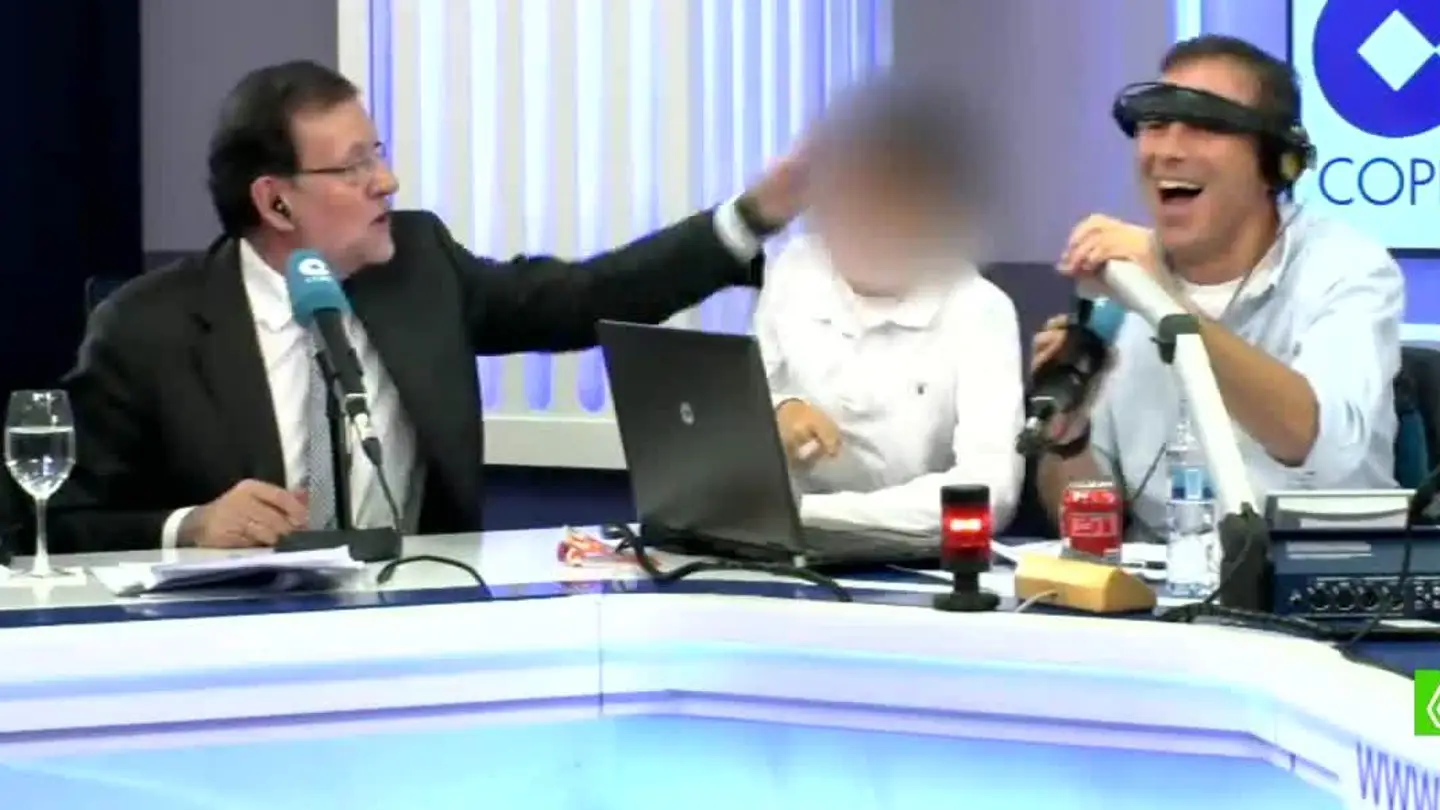 Mariano Rajoy comenta en un programa deportivo un partido de fútbol Mariano Rajoy comenta en un programa deportivo un partido de fútbol