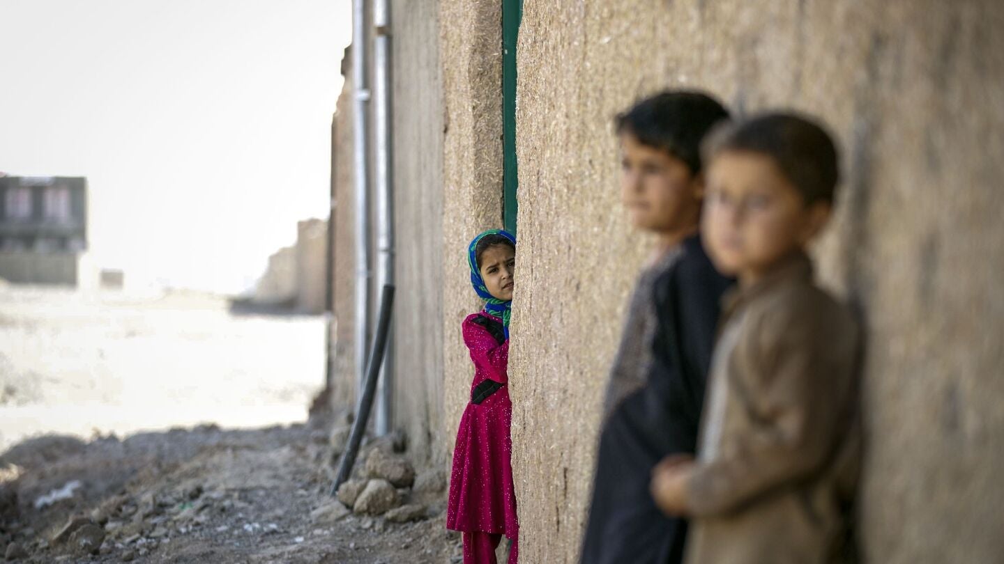 Ni&ntilde;os afganos
