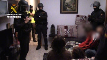 Intervención en el domicilio de los yihadistas detenidos en Cataluña