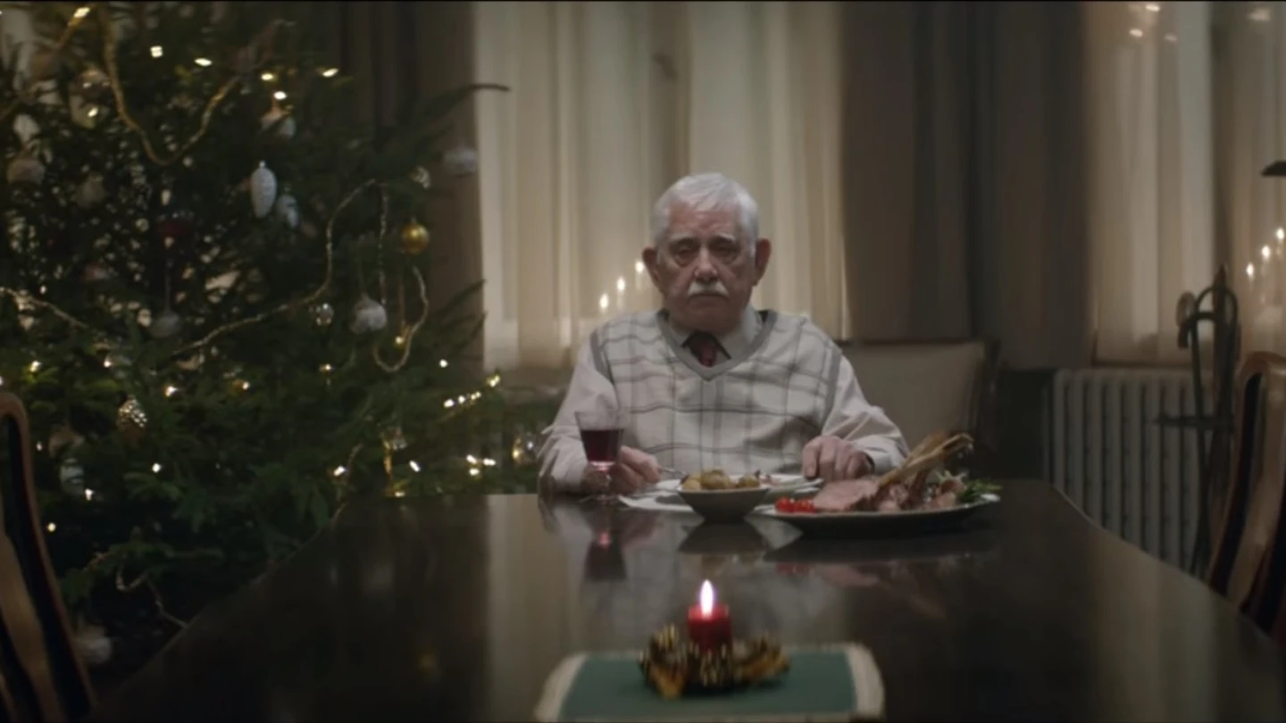 El anciano que finge su muerte El anciano que finge su muerte