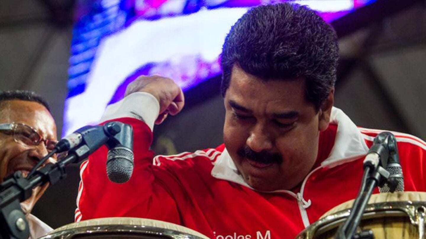 Nicol&aacute;s Maduro en un acto electoral