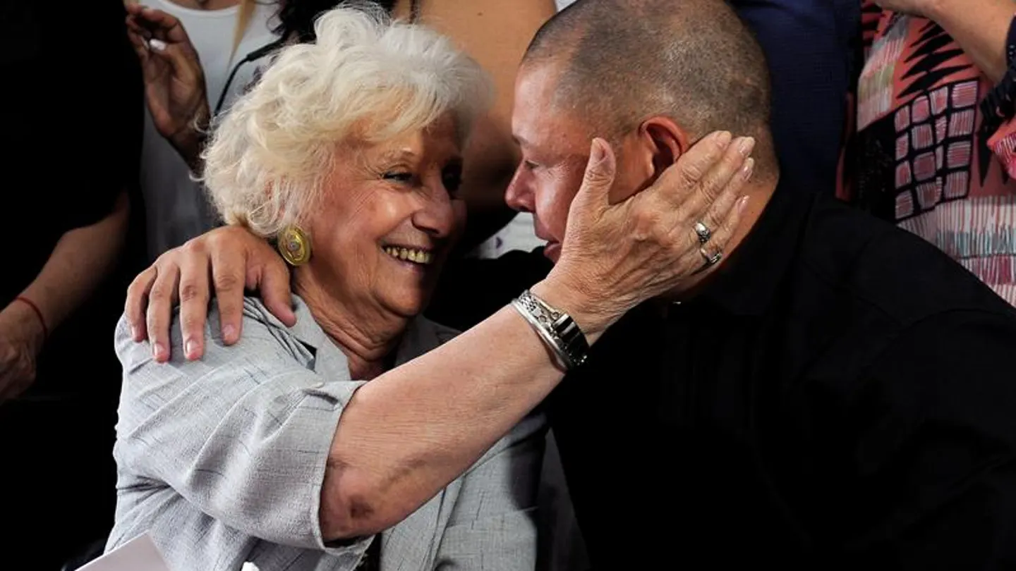 Mario Bravo se reencuentra con su madre tras 38 años Mario Bravo se reencuentra con su madre tras 38 años