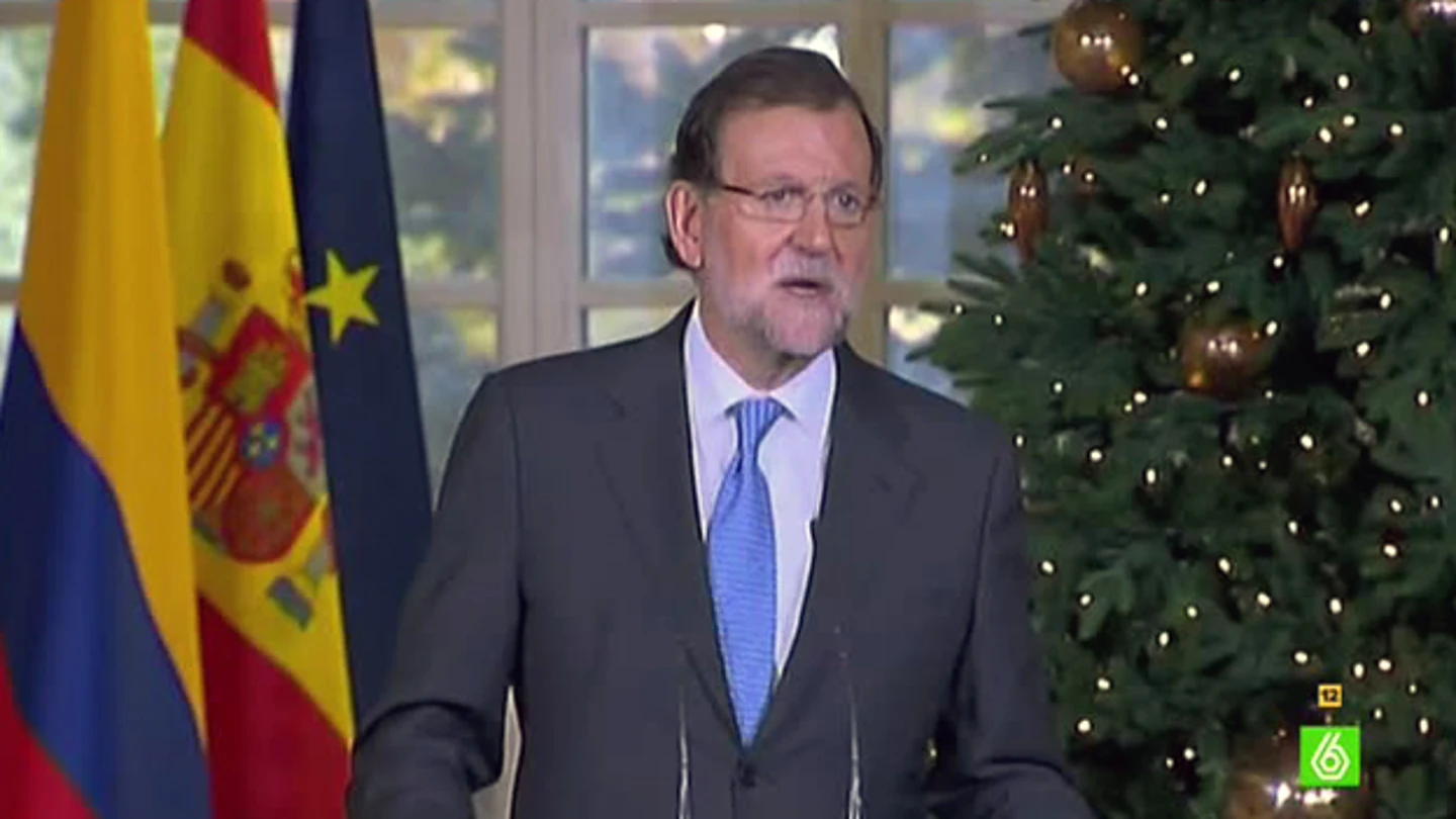 Mariano Rajoy, con el árbol de Navidad en La Moncloa Mariano Rajoy, con el árbol de Navidad en La Moncloa