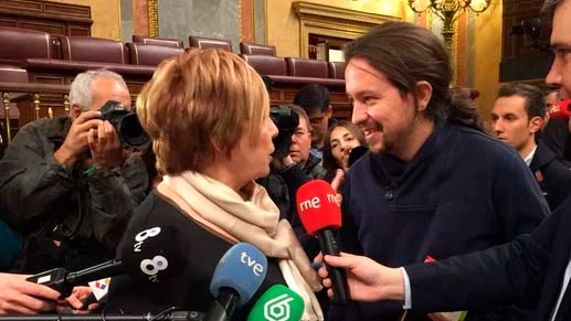 Celia Villalobos y Pablo Iglesias en el Congreso